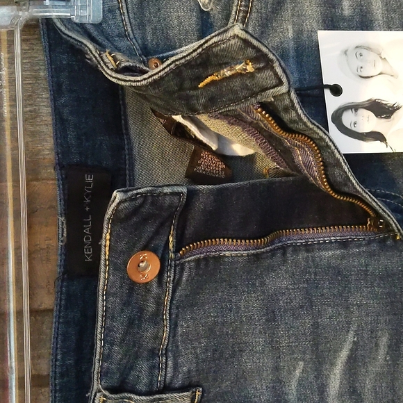 NWT Kendall + Kylie Distressed Denim Skirt - Size 9/29 - Picture 5 of 7